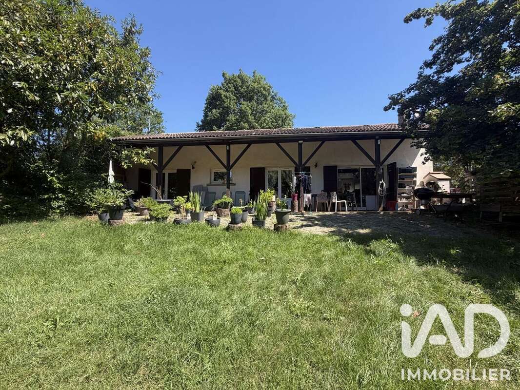 Maison 155 m² à Tauriac  - photo 8