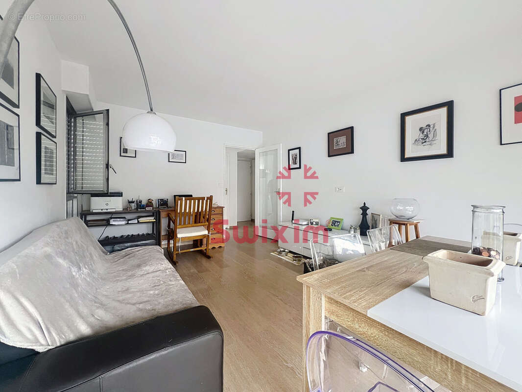 Appartement à COURBEVOIE