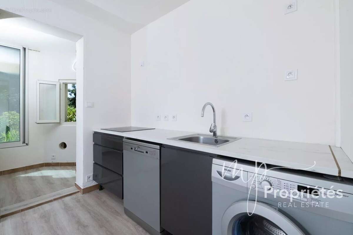 Appartement à SIX-FOURS-LES-PLAGES