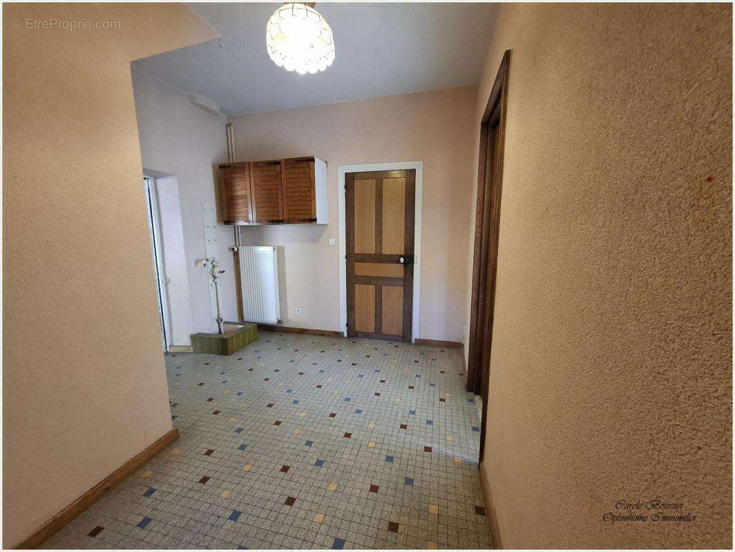 À VENDRE – Maison individuelle 6 pièces avec de beaux volumes et grenier aménageable à Châtenois (88) - photo 6