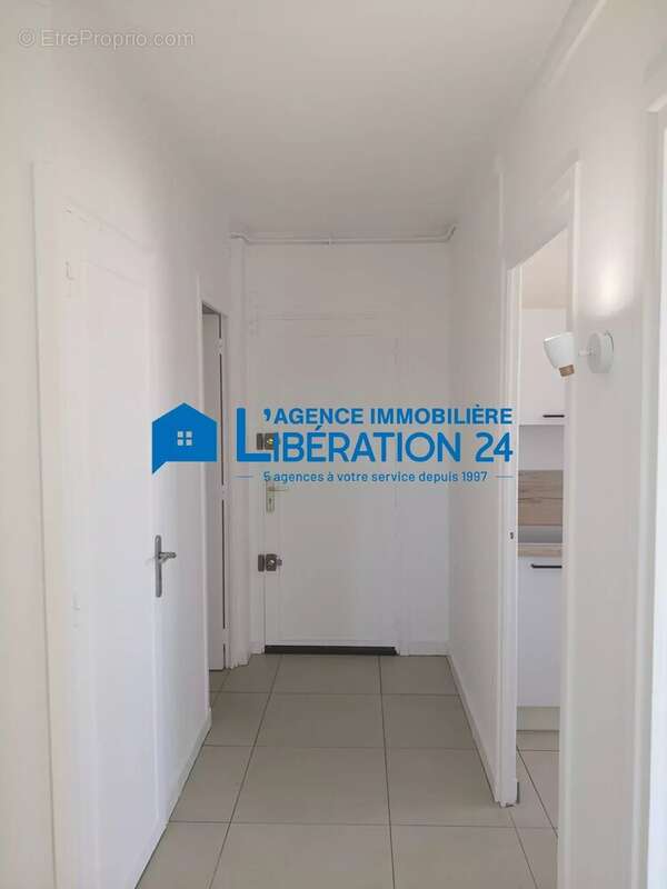 Superbe t3 refait a neuf dernier etage grands balcons - photo 8
