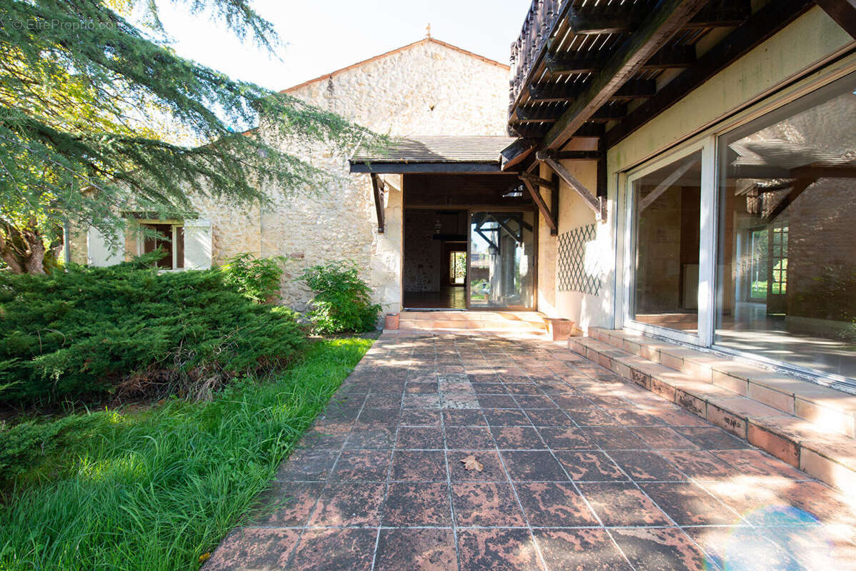 Architecture à réhabiliter - 1800 - maison fargues saint hilaire - photo 3