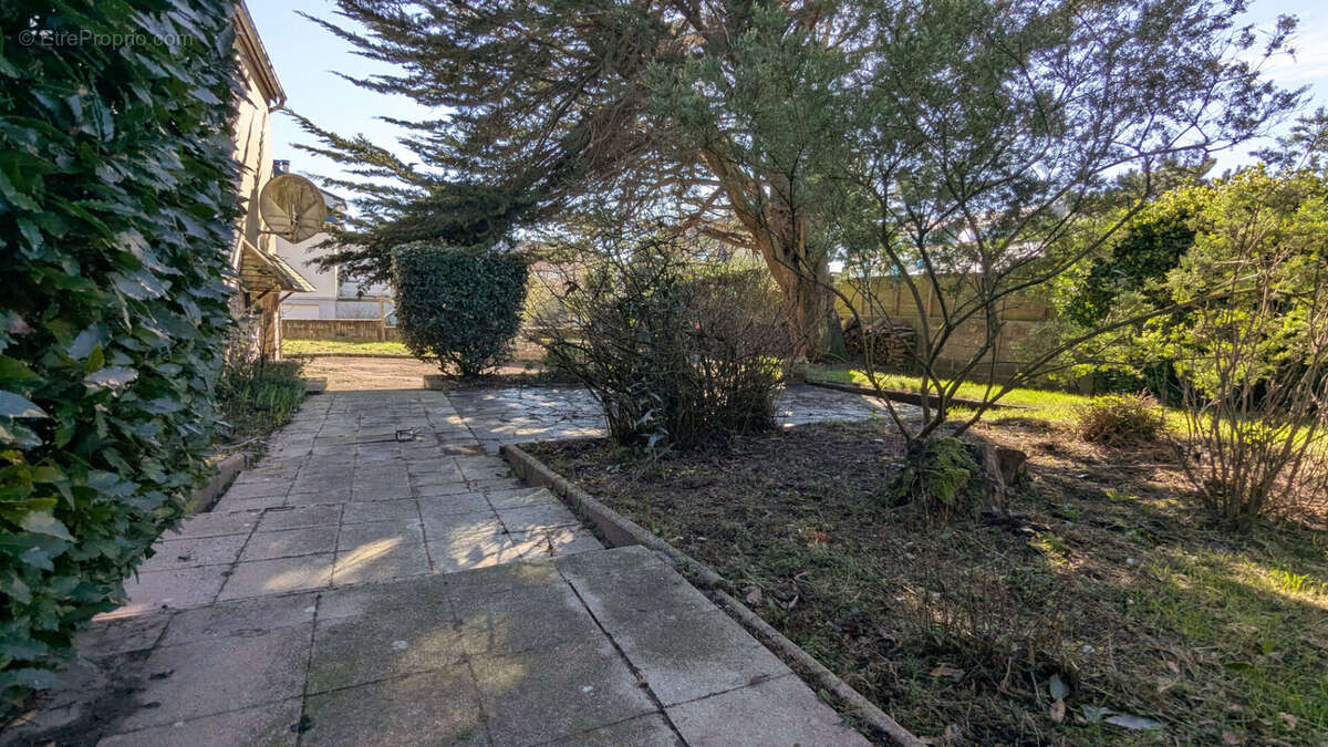 Maison à QUINEVILLE