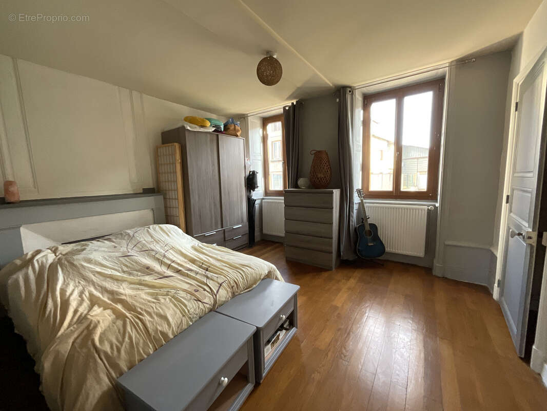 Appartement à NIVOLAS-VERMELLE