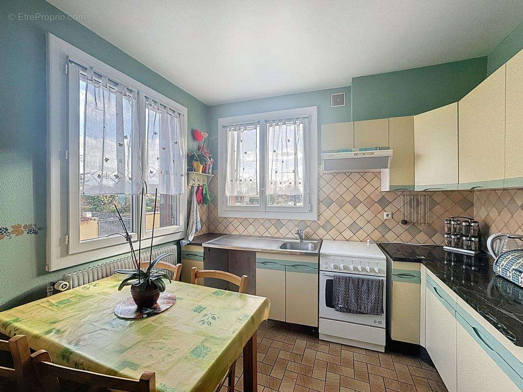 Maison à SAINT-BONNET-PRES-RIOM