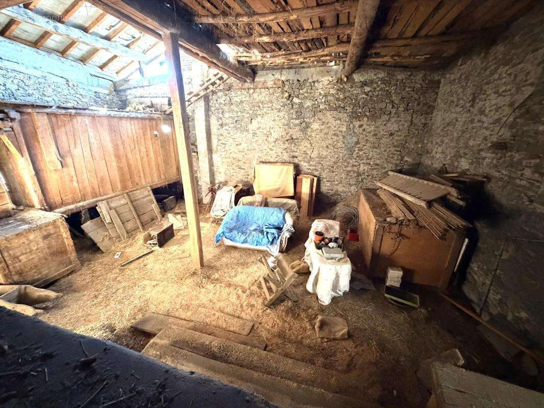 Maison à LES CHAPELLES