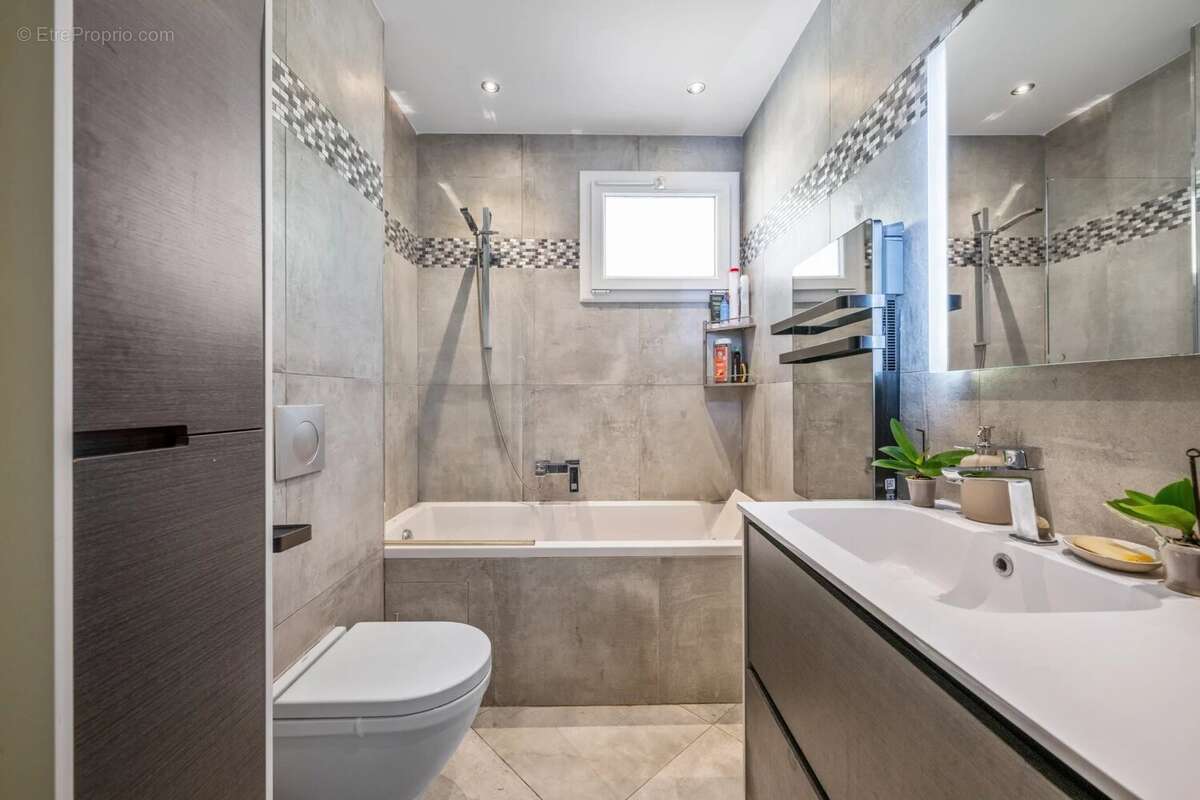 Appartement à CAP-D'AIL