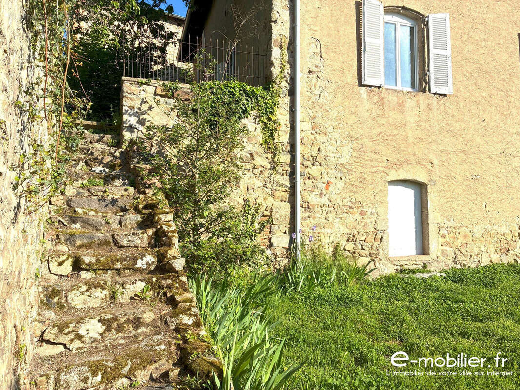 Maison à VILLEMONTAIS