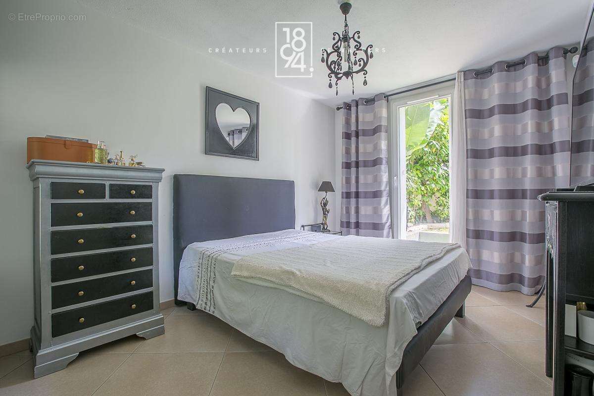 Appartement à MARSEILLE-9E