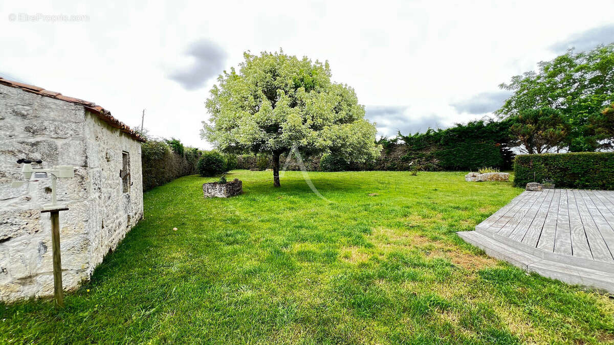 Maison190m² 6 pièces Corme Royale 3 000m² terrain - photo 14