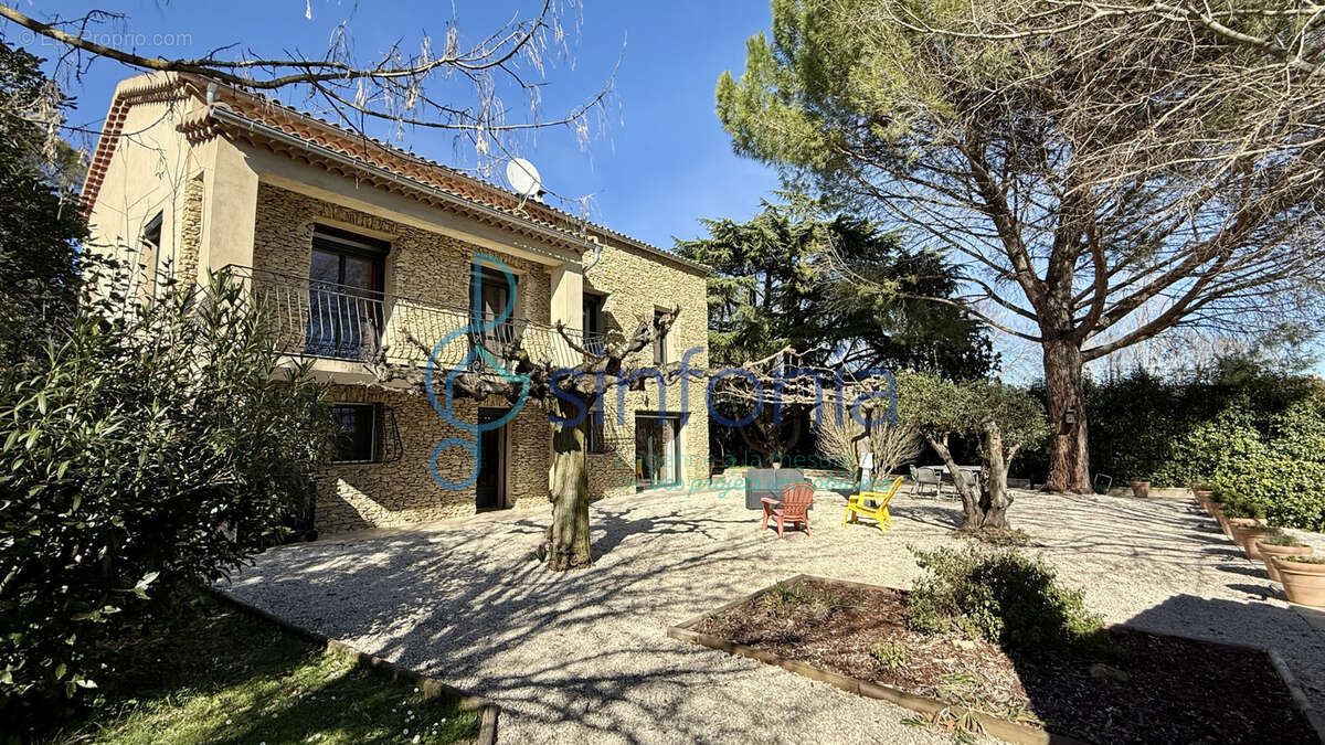 Maison à UZES