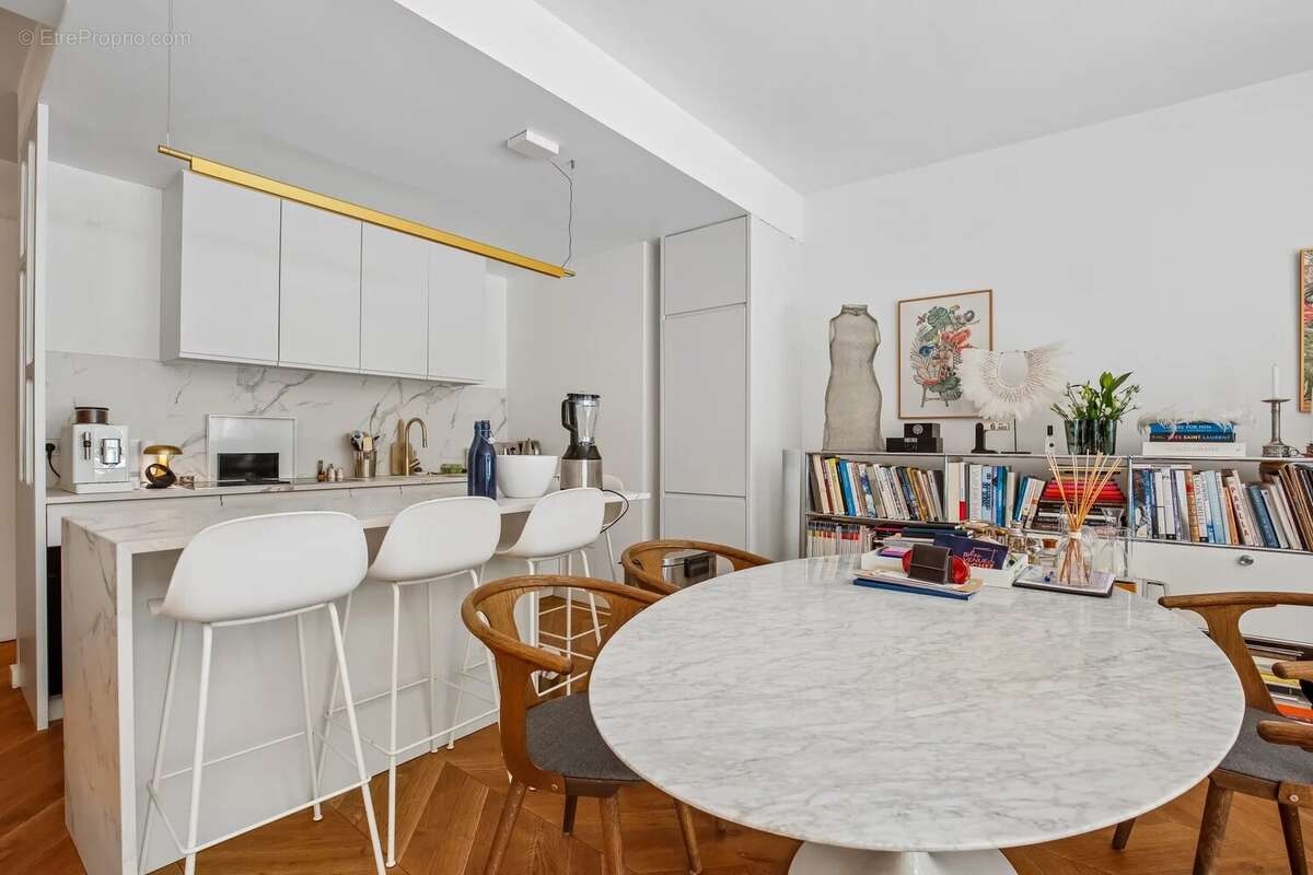 Appartement à NEUILLY-SUR-SEINE