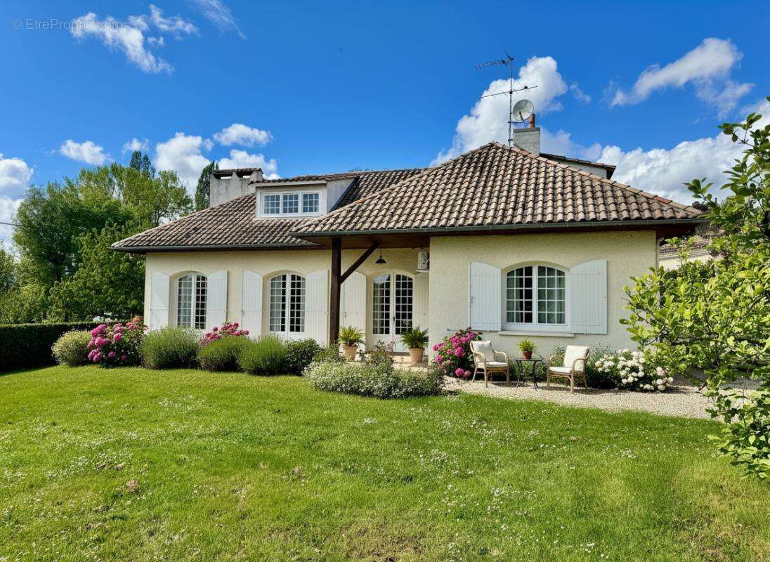 Maison à SAINT-EMILION