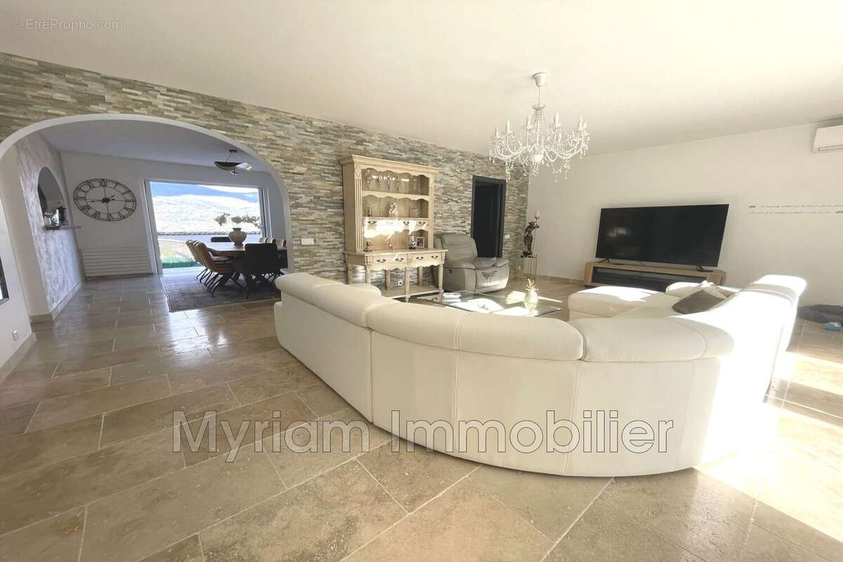 Maison à PEYMEINADE