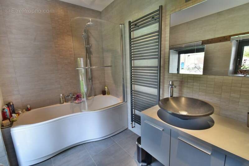 Maison à CORCELLES-LES-MONTS