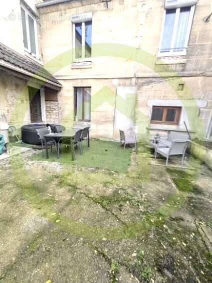 Appartement à MOUY