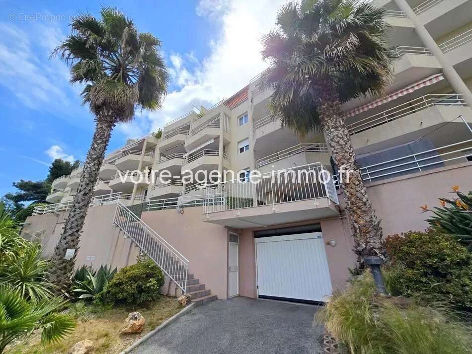 Appartement à SAINT-LAURENT-DU-VAR