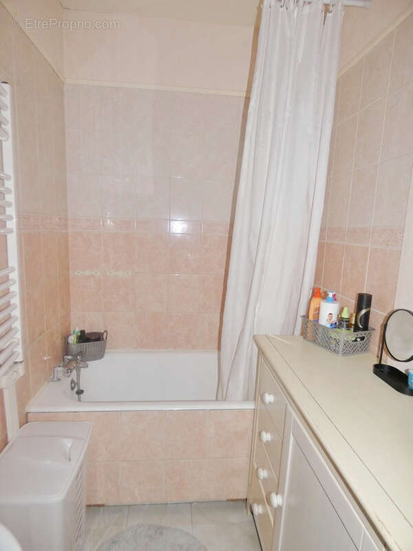 PONTOISE - APPARTEMENT 4 pces - 81 m2 - Cave - Place parking - - photo 20
