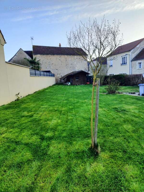 Maison à NOGENTEL