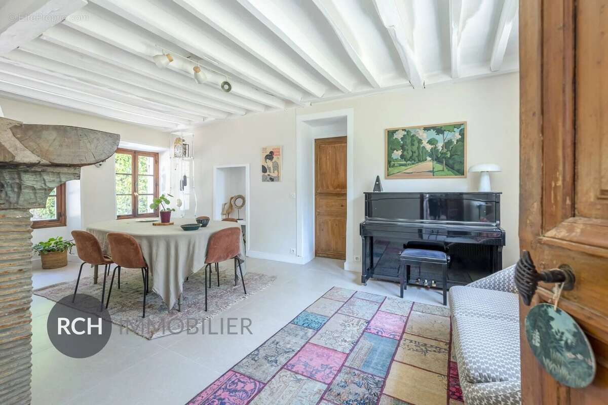 Maison à DAMPIERRE-EN-YVELINES