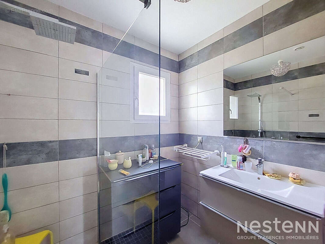 A Vendre Maison contemporaine de plain-pied avec trois chambres, garage et jardin à Condom - photo 11