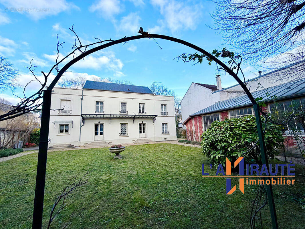 Maison à MAISONS-LAFFITTE