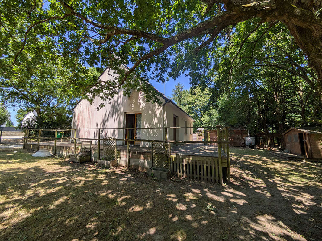 Maison à LA CHAPELLE-DES-MARAIS