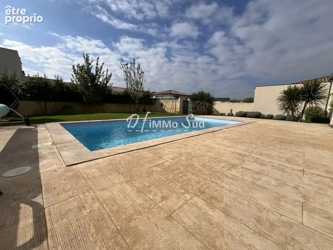 Villa T6 - 4 faces avec piscine, garage, carport, terrain de pétanque et panneaux solaires - photo 3