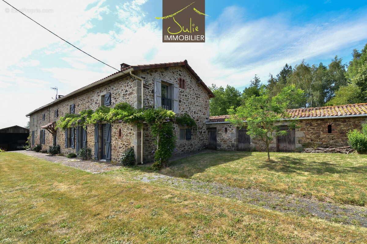 AXE CERIZAY/MAULEON - Longère de 260 m2 - 5 chambres - jardin - photo 14