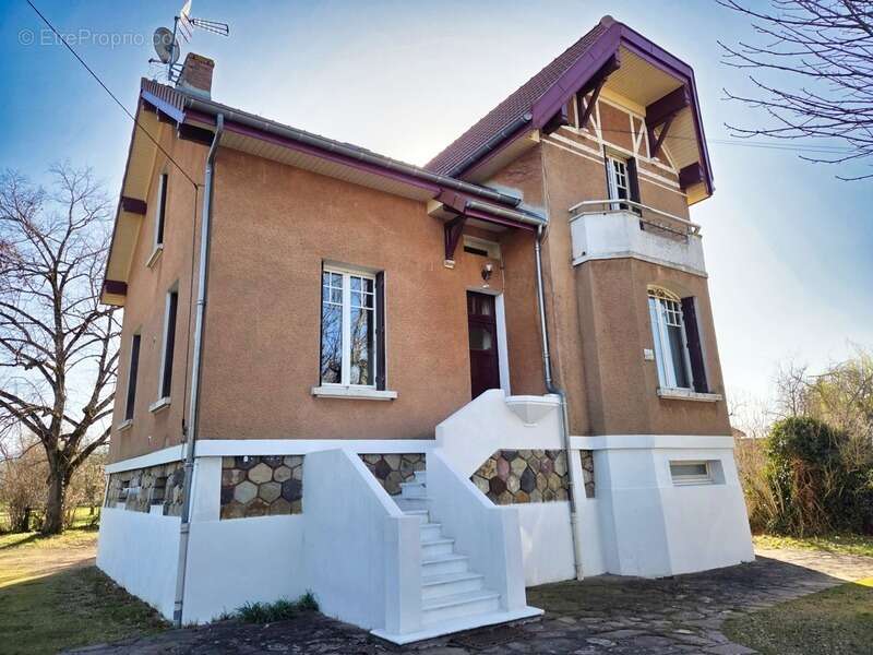 Maison à BILLOM