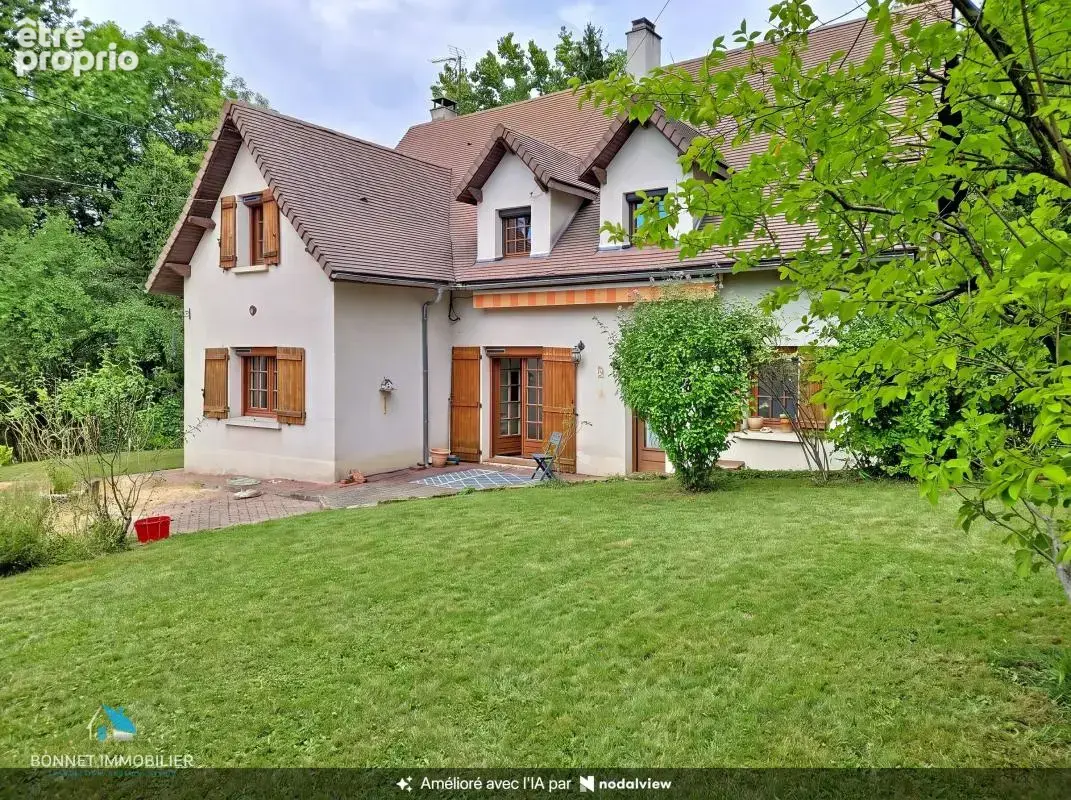 Photo Maison à Saint-Julien-De-Coppel au prix de 273 000€