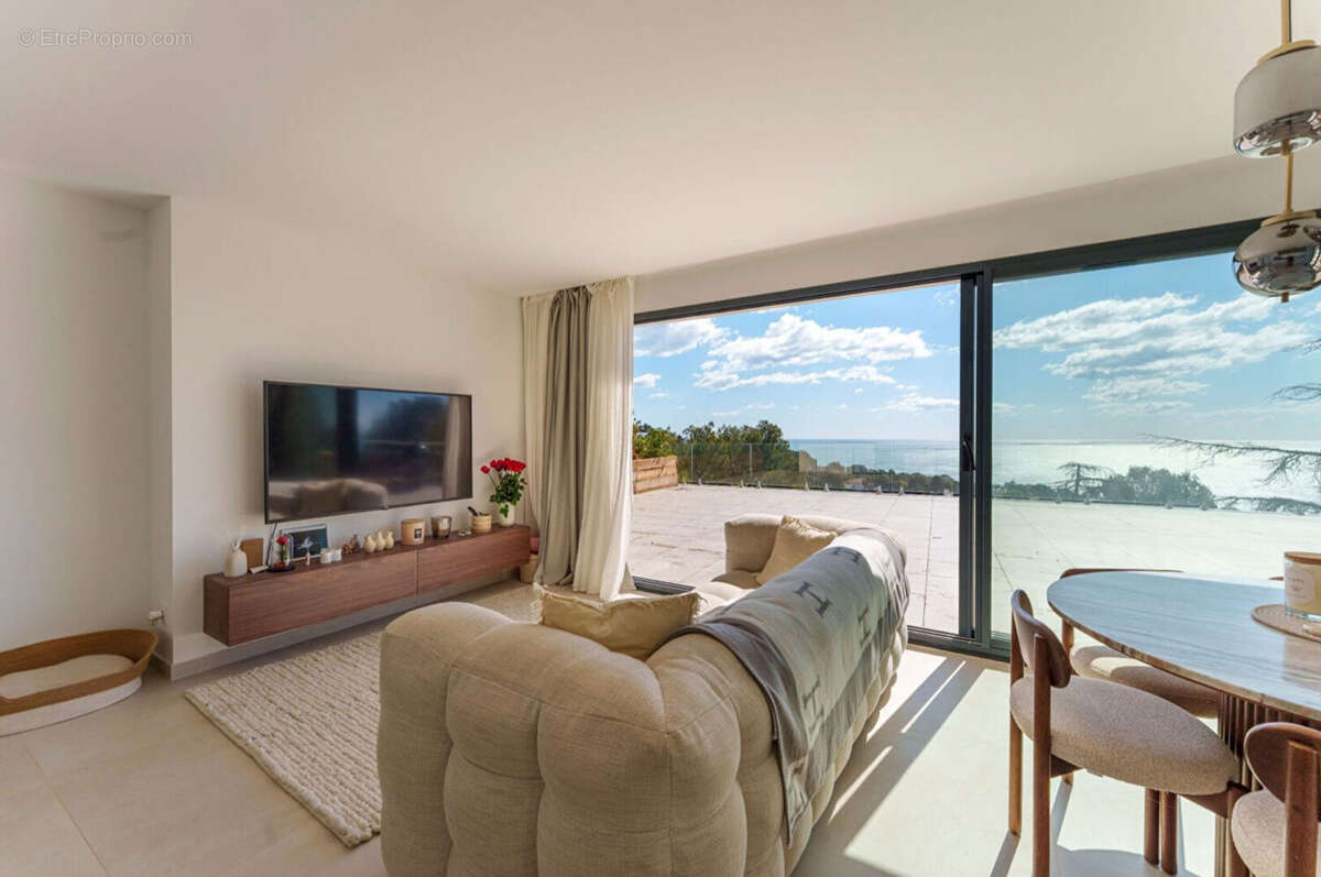 Villa contemporaine à Sète sur le mont Saint Clair côté Sud avec vue Mer, terrasse 110 m2 et garage - photo 3