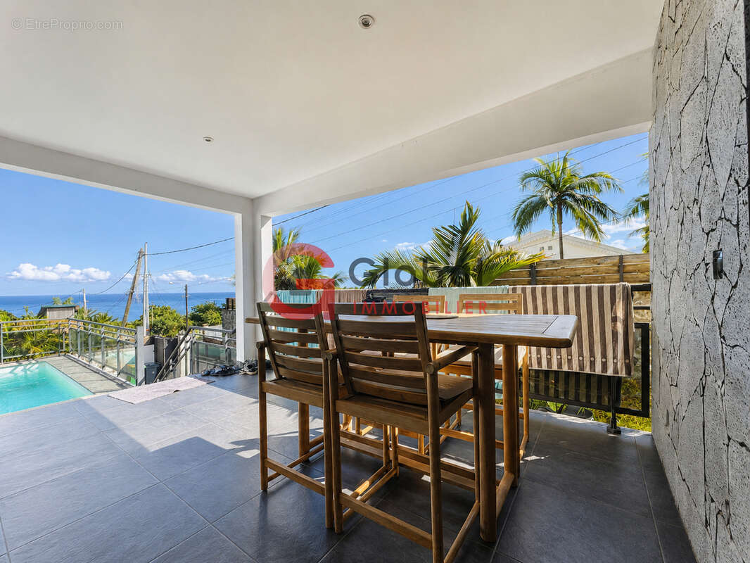 Maison 5 pièces avec piscine et vue mer, Saint-Leu - photo 3
