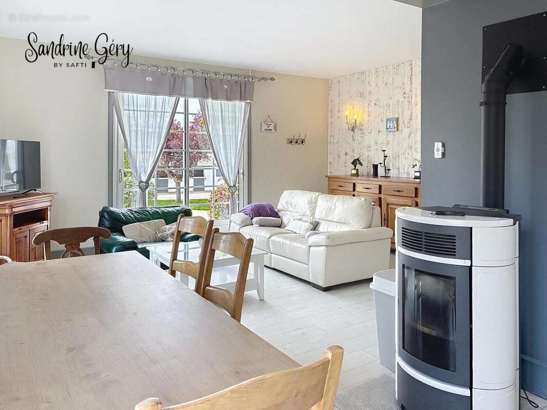 Maison 160 m² à Senonnes  - photo 5