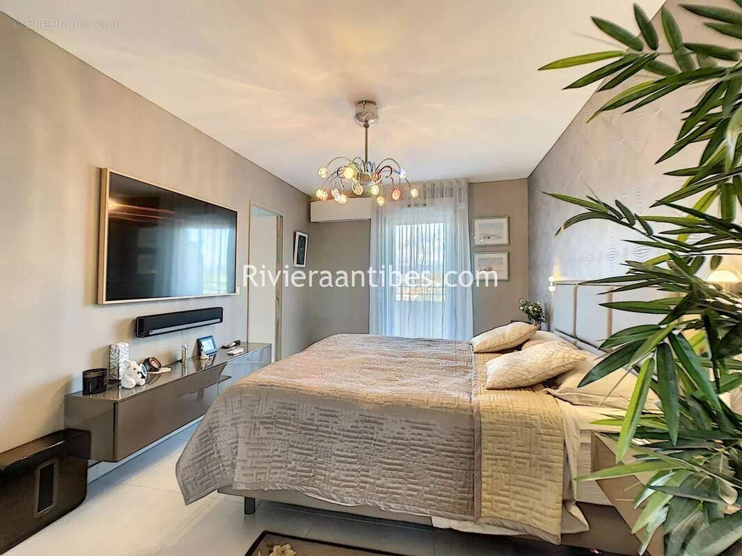 Antibes vue mer dernier etage 133m² - photo 7