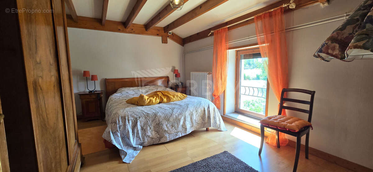 Maison de caractère 5 chambres avec dépendances et grand terrain - photo 9