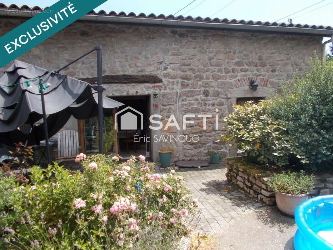 Maison 140 m² à Chambles  - photo 2
