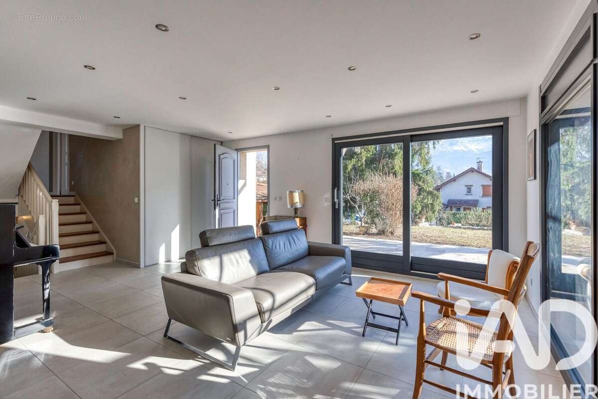 Photo 2 - Maison à SAINT-NAZAIRE-LES-EYMES