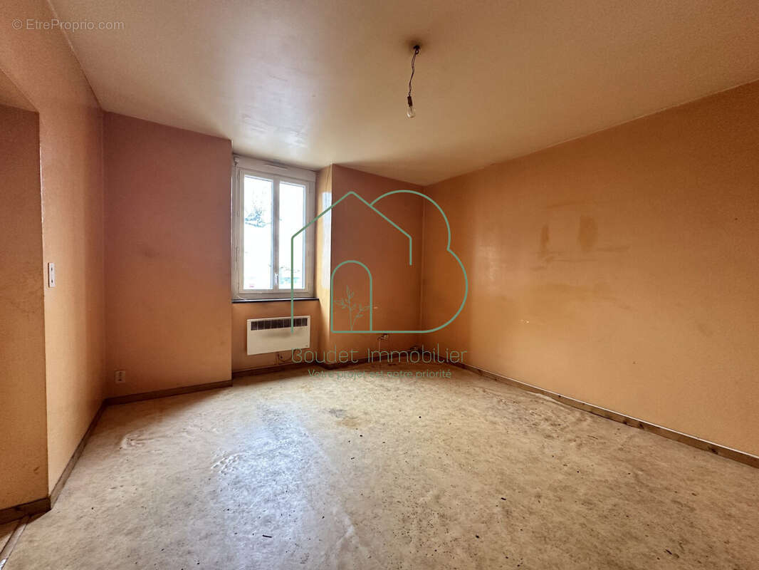 Appartement 350 m² à Decazeville  - photo 7