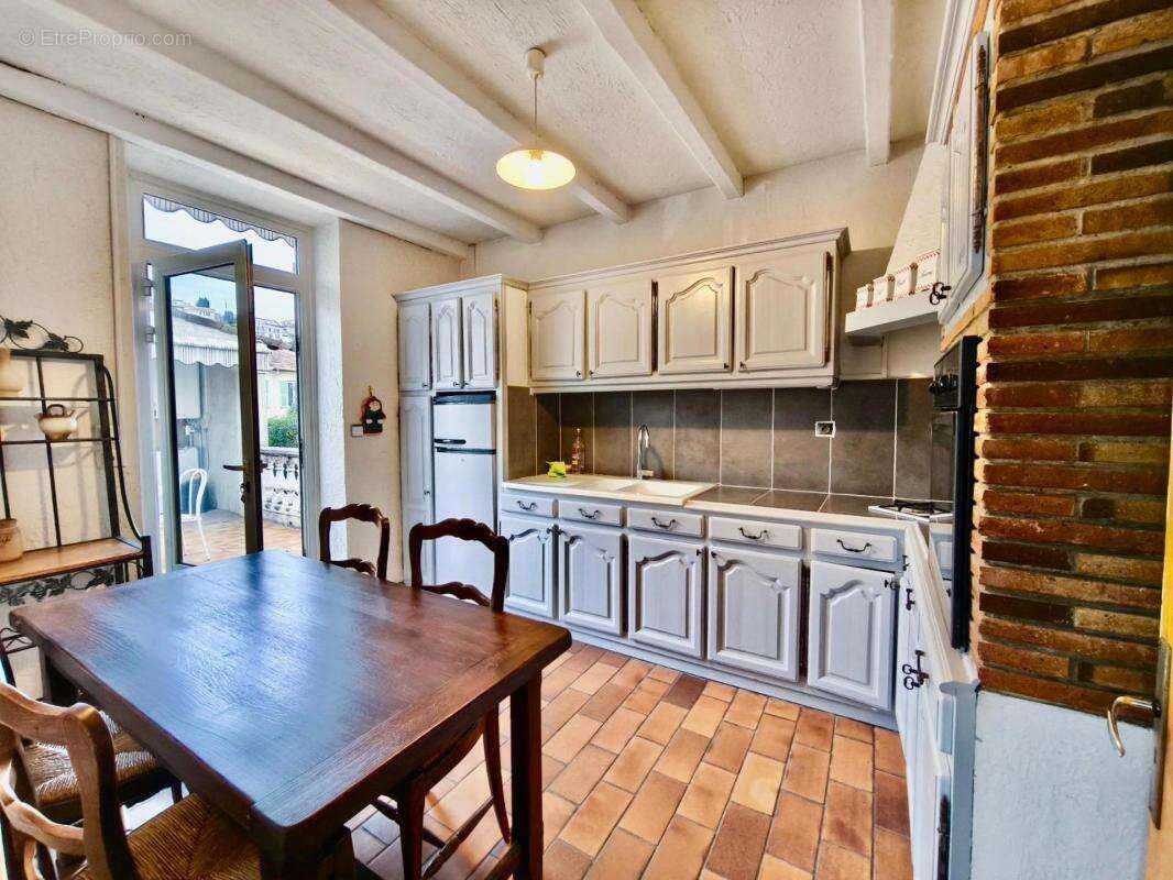 Maison à SAINT-LAURENT-DU-VAR