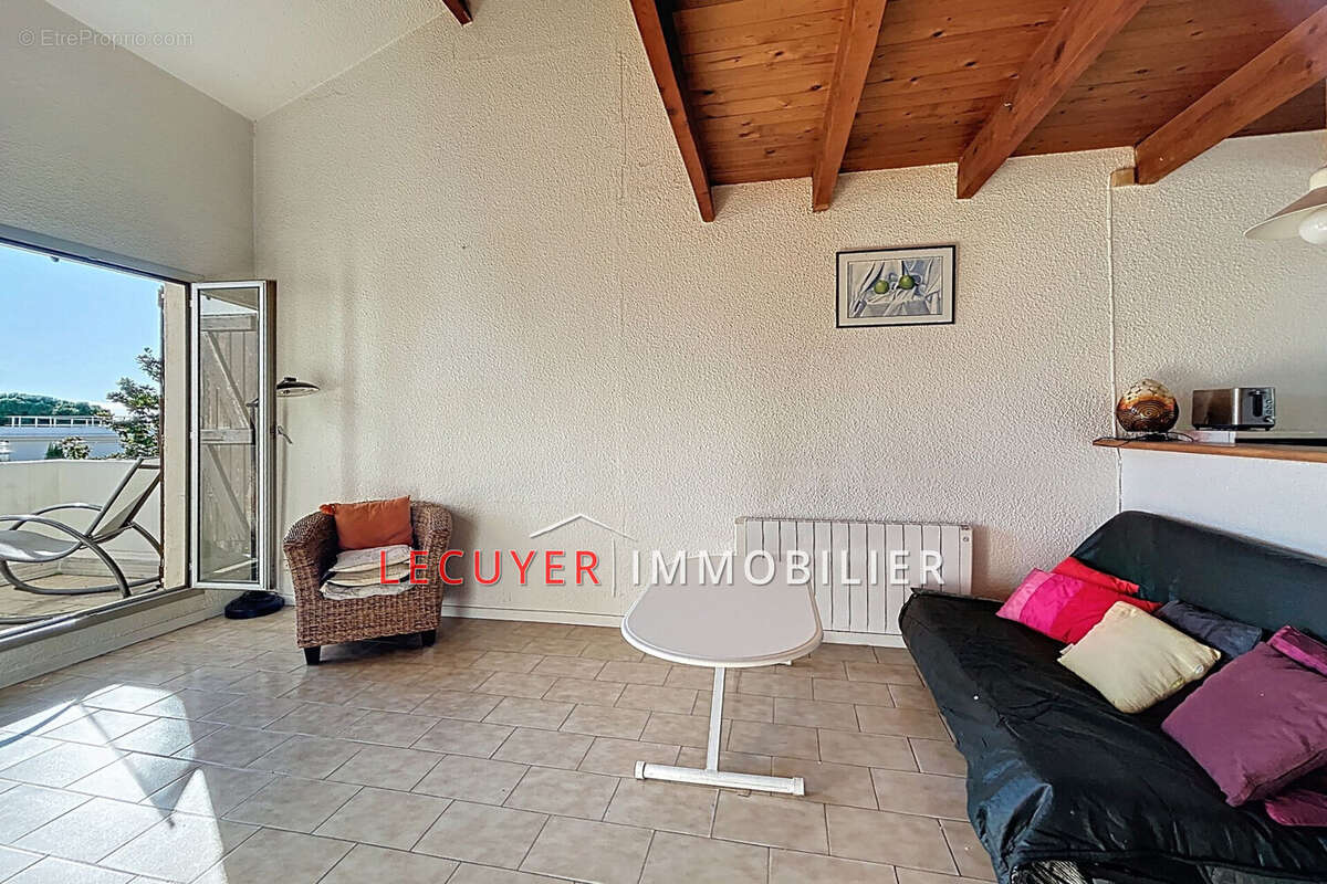 Appartement à VALLAURIS