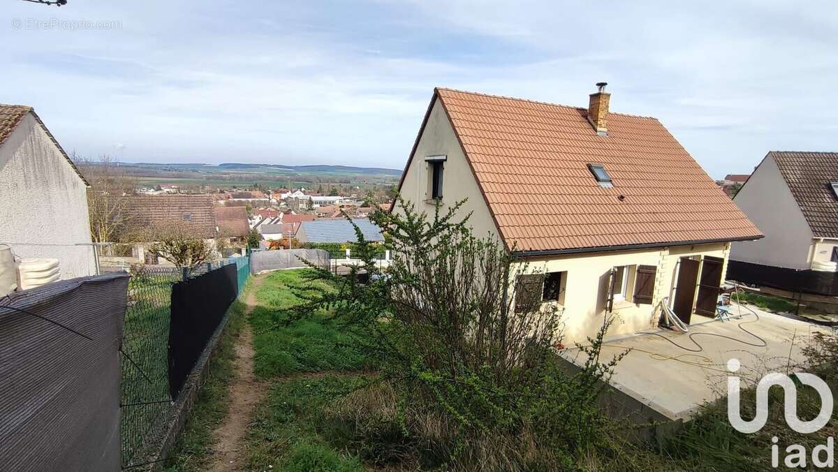 Maison 97 m² à Pont-Sur-Yonne  - photo 4