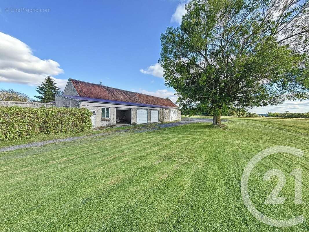 Maison à SAINT-LOUP-DE-NAUD