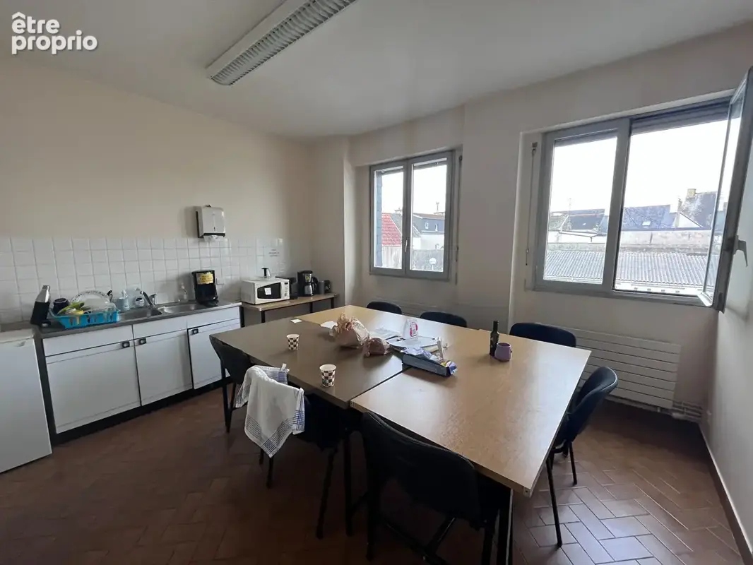 A vendre - landivisiau bourg - local professionnel de 240 m² - photo 5