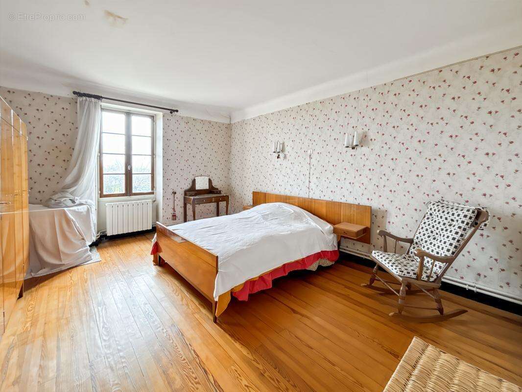 Maison à JARNAC-CHAMPAGNE