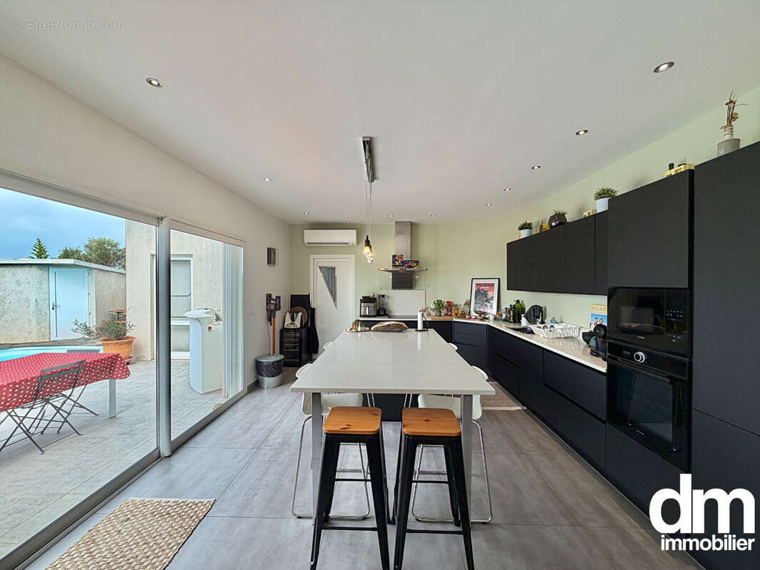 Maison de type 5 d'une surface de 175m2 avec garage de 20m2 - photo 7
