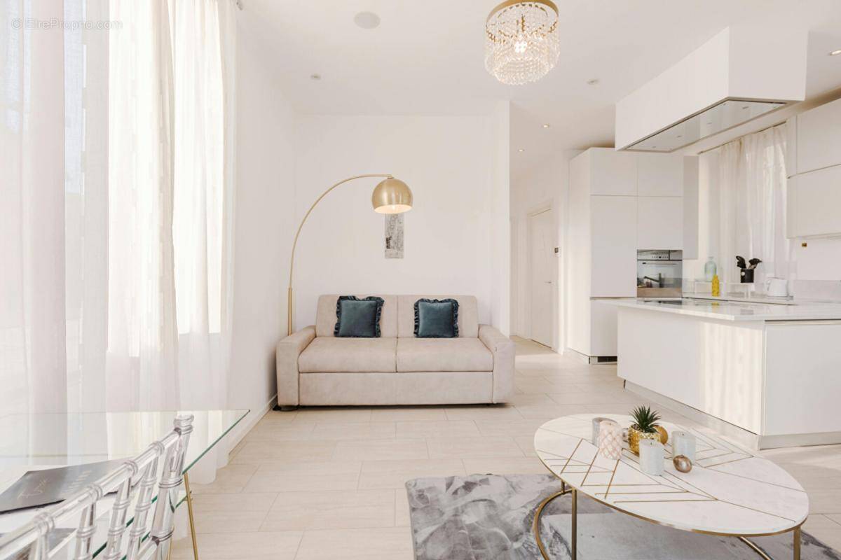 Appartement à SAINT-BONNET-DE-MURE