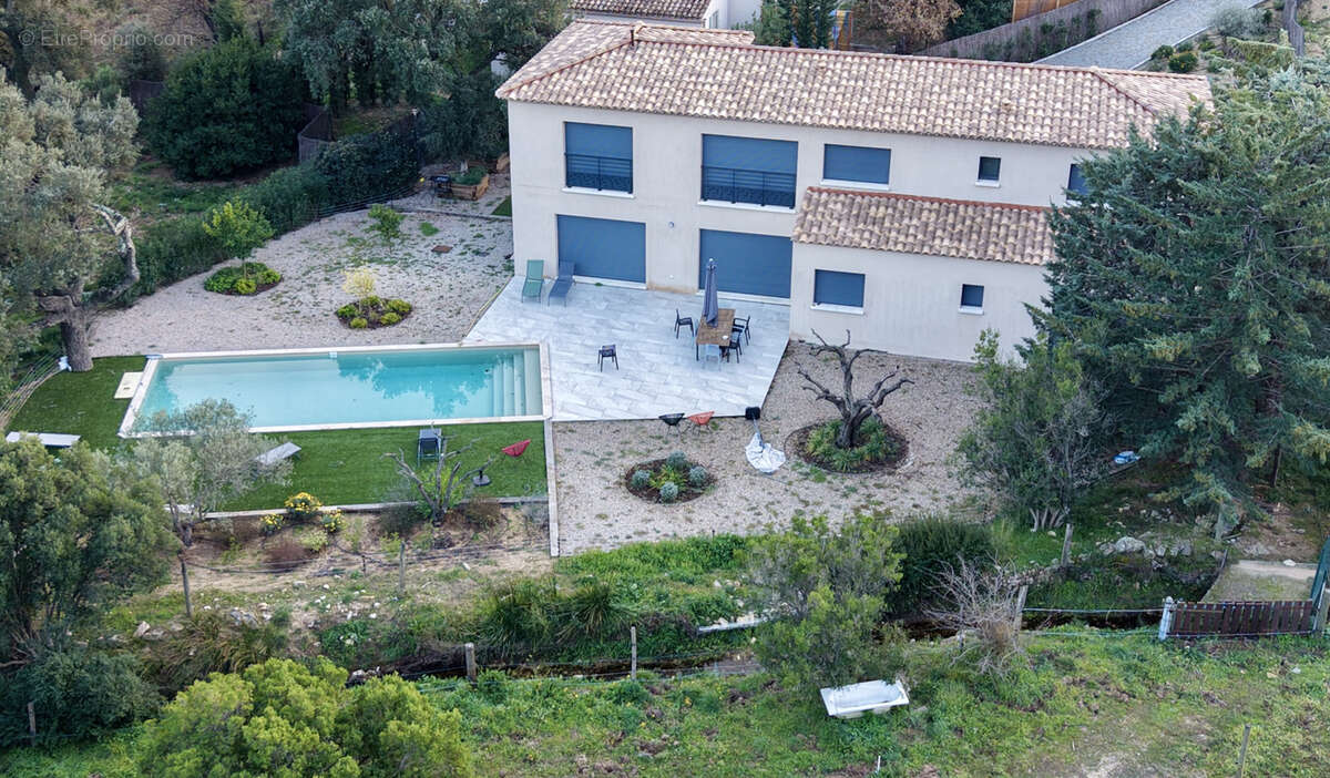 Maison à PLAN-DE-LA-TOUR