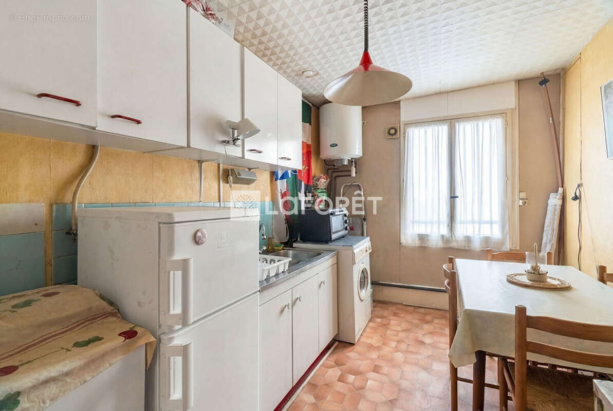 Appartement à PARIS-17E