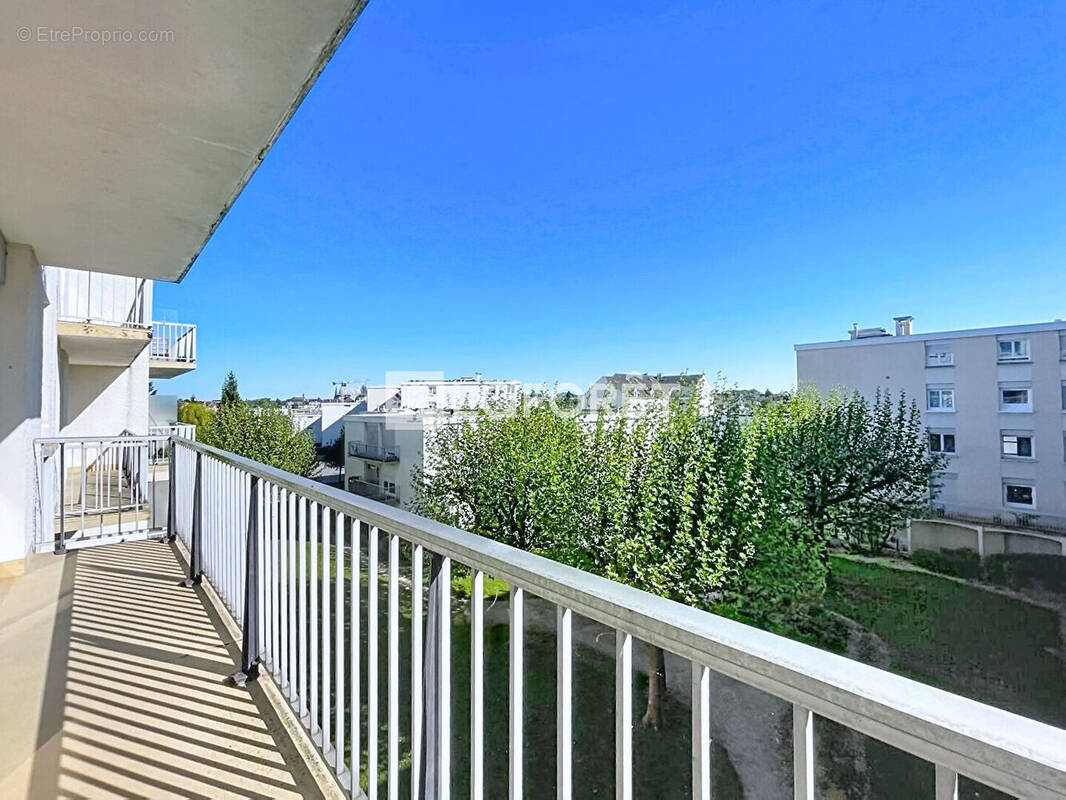 Appartement à MAINVILLIERS